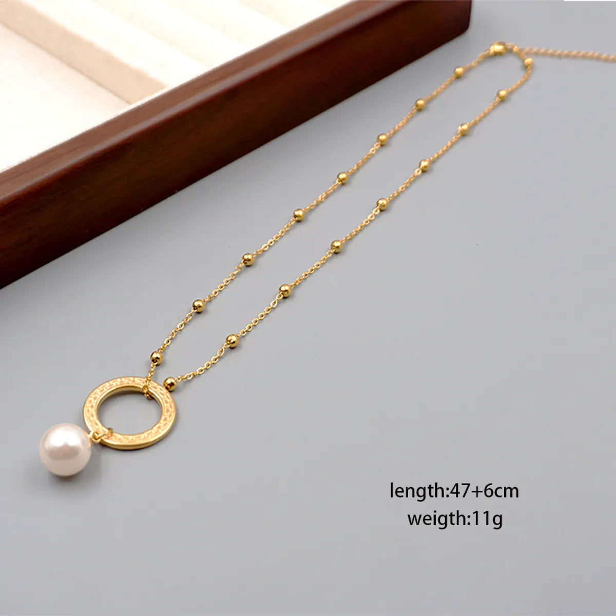 304 Stainless Steel Imitation Pearl Titanium Steel Gold Plated Vintage Style Classic Style Handmade Inlay Circle Artificial Pearls Pendant Necklace