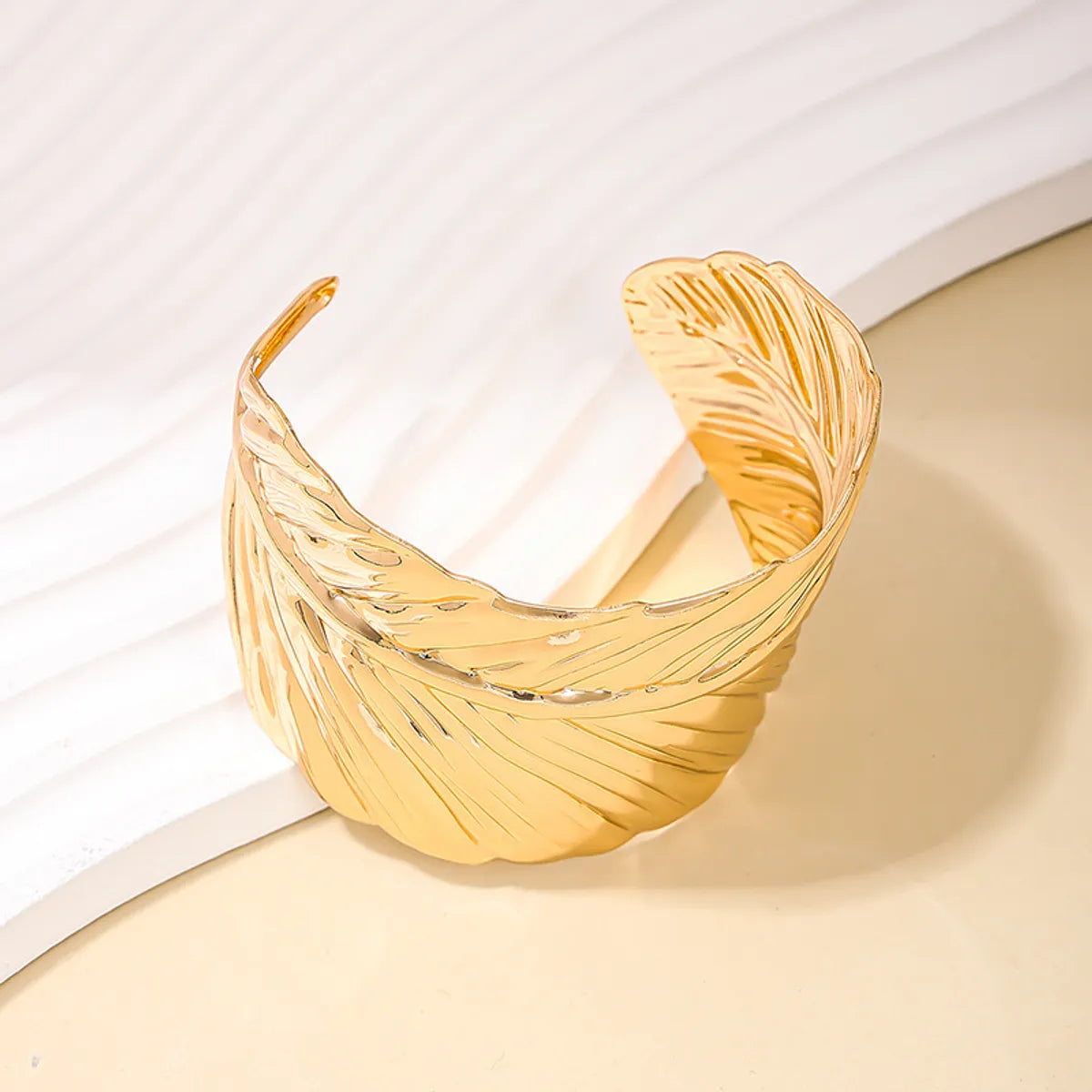 Basic Simple Style Classic Style Leaves Solid Color 304 Stainless Steel Bangle In Bulk