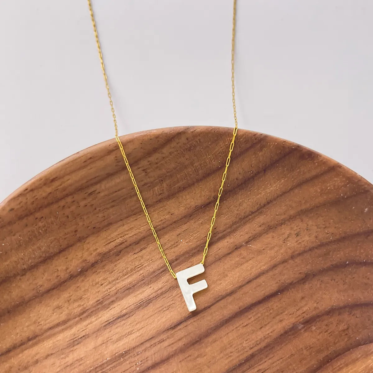 316L Stainless Steel  18K Gold Plated Simple Style Irregular Letter Shell Pendant Necklace