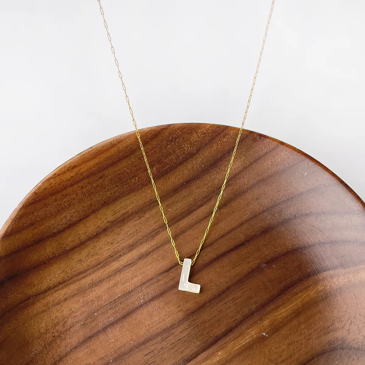 316L Stainless Steel  18K Gold Plated Simple Style Irregular Letter Shell Pendant Necklace