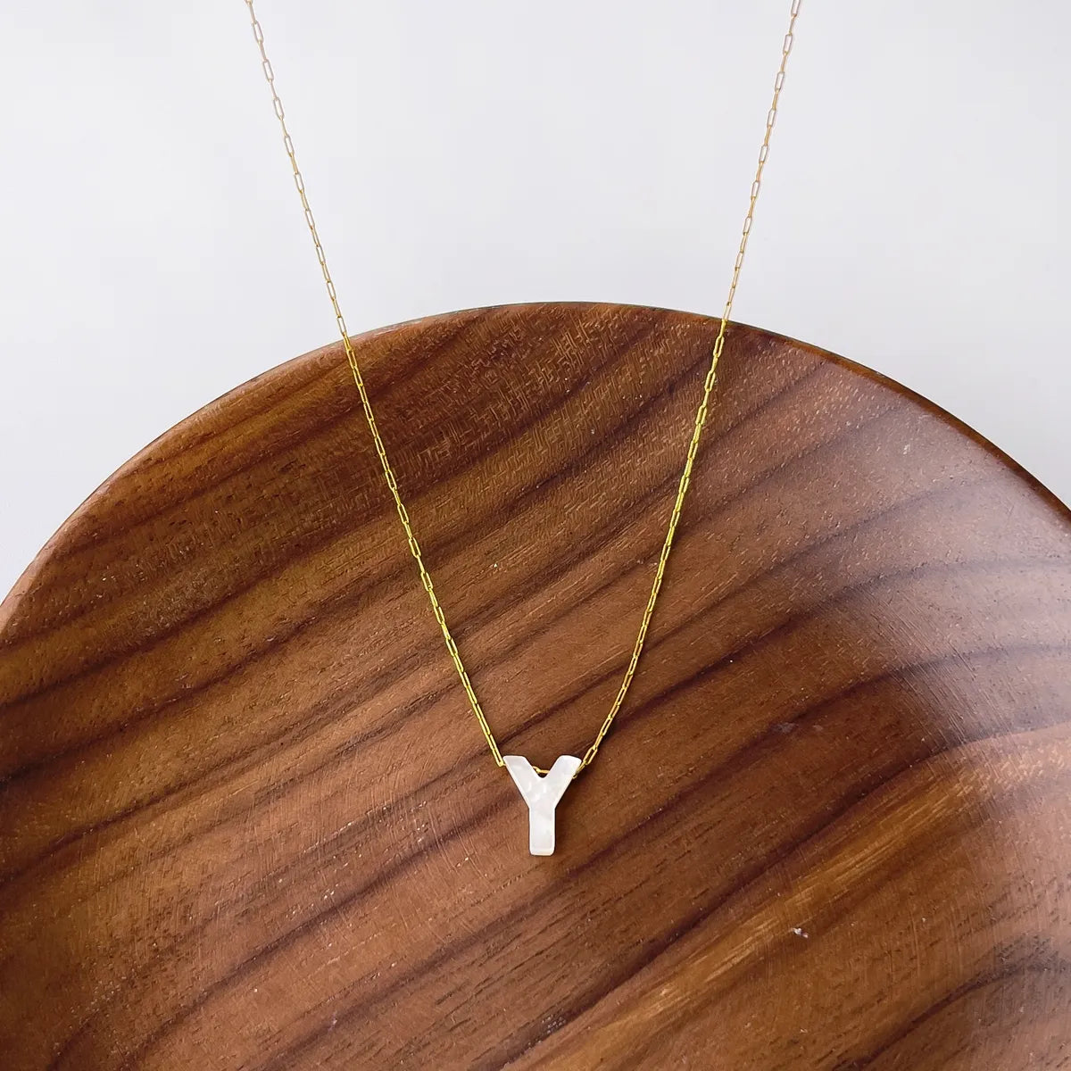 316L Stainless Steel  18K Gold Plated Simple Style Irregular Letter Shell Pendant Necklace