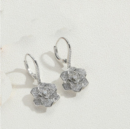 Cross-border hot-selling light luxury retro flower pendant earrings, niche versatile ins, trendy high-end earrings and accessories