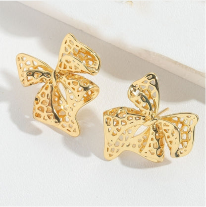 European and American popular high-quality high-quality high-quality stud earrings bow design French retro niche celebrity earrings jewelry women