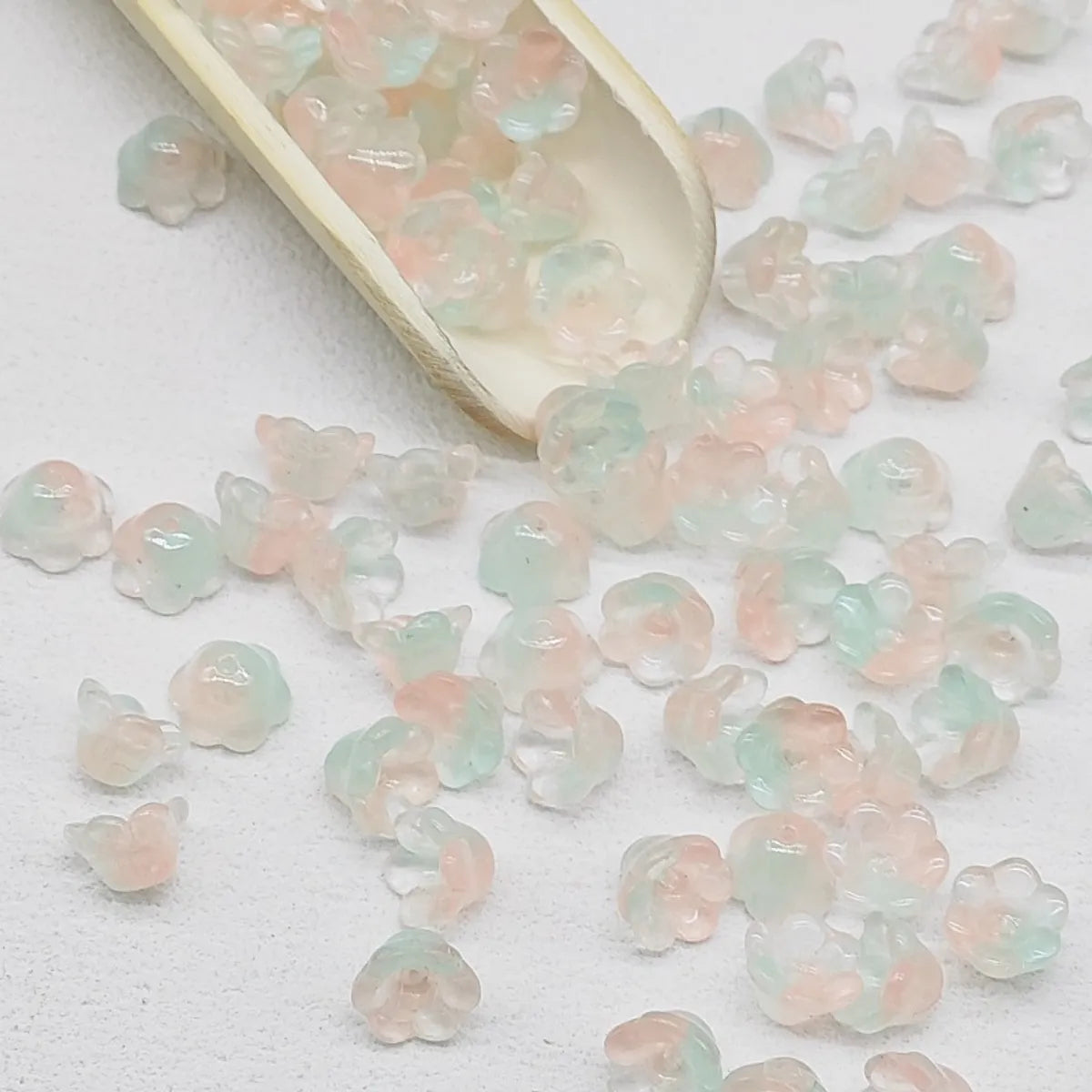 50 PCS/Package 7 * 12mm Glass Flower Beads