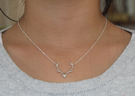 Simple Antler Necklace Christmas Elk Reindeer Pendant Necklace Female Clavicle Chain Fawn Antler Necklace Wholesale