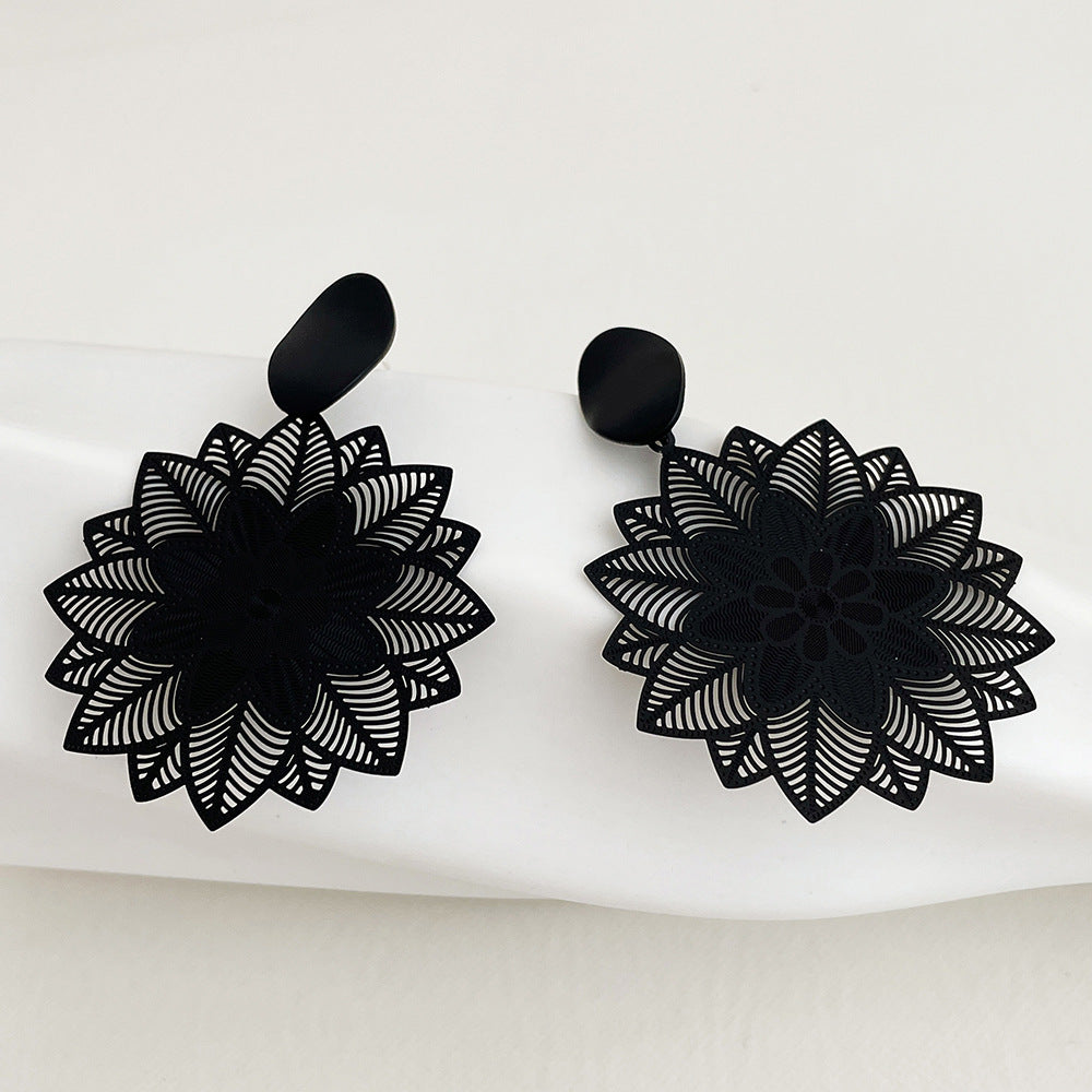 1 Pair Fashion Flower Metal Plating Women's Drop Earrings Ear Studs