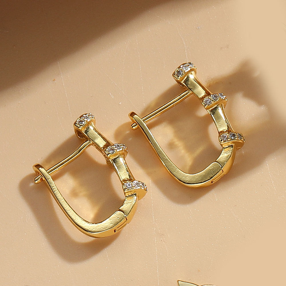 Cross-border hot-selling French retro light luxury U-shaped design earrings, Korean personality, Hong Kong style, versatile earrings, jewelry women