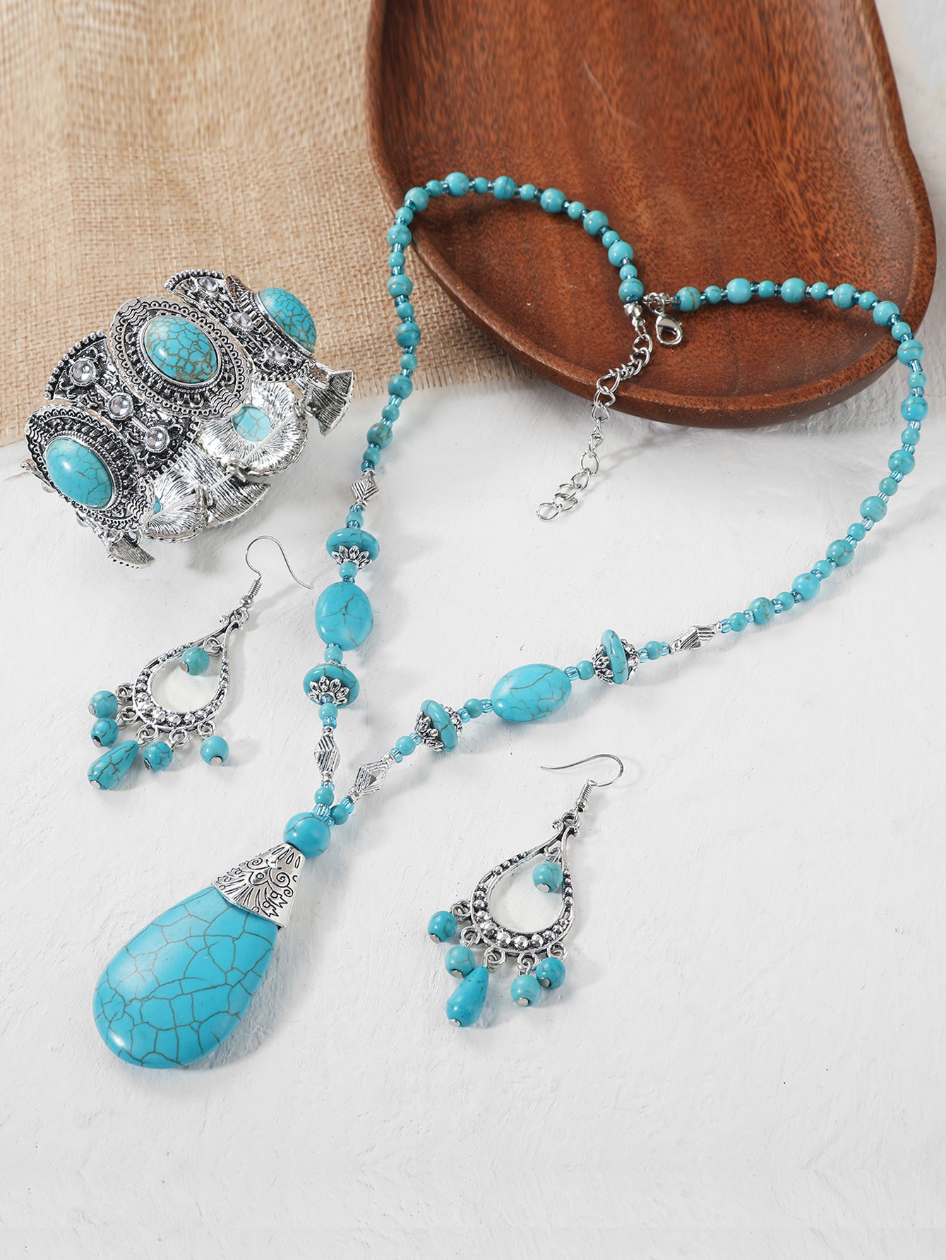 Ethnic Style Water Droplets Alloy Turquoise Plating Women's Pendant Necklace 1 Piece