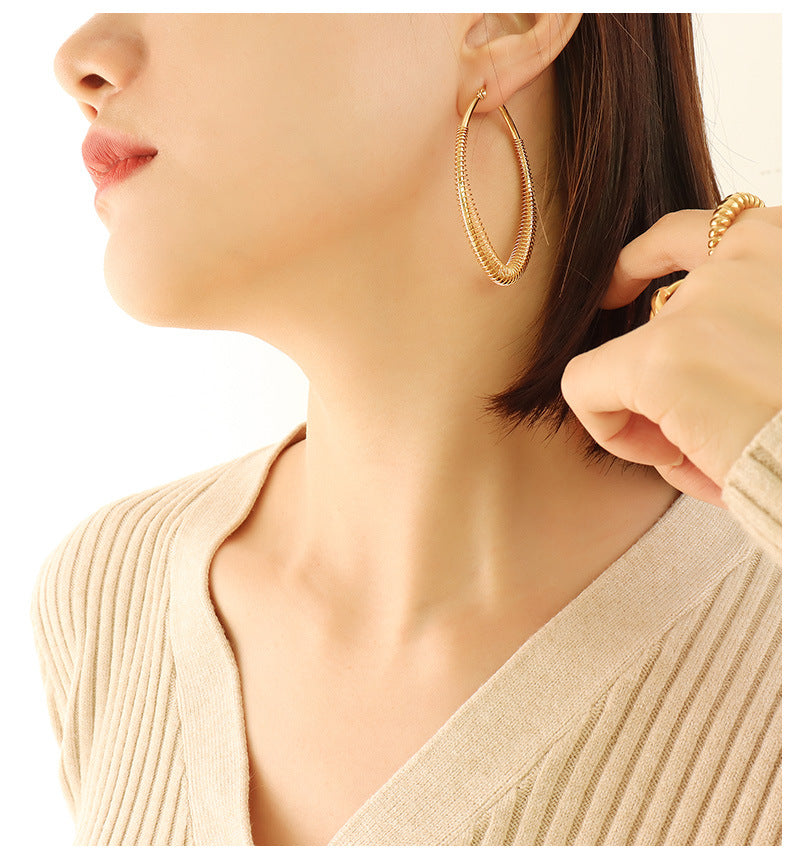 Simple Retro Oval Geometric Spring U-shaped Titamium Steel Earrings