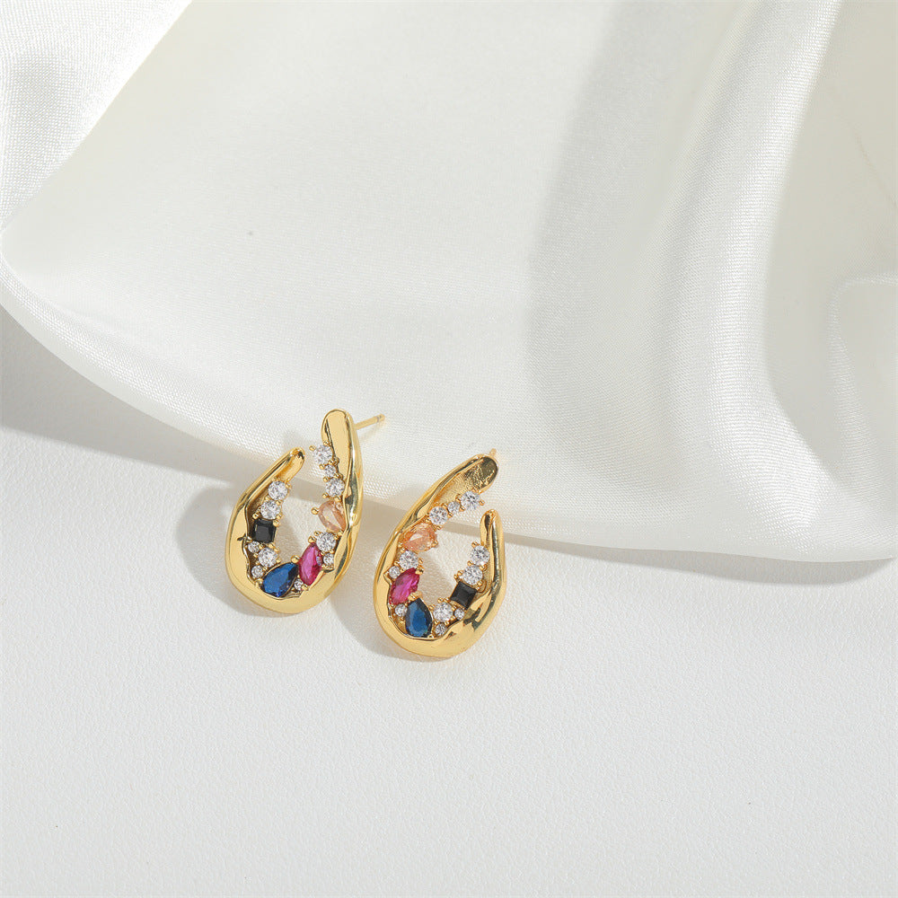 Cross-border hot-selling high-quality French retro high-end leaf design earrings are niche temperament and versatile earrings and accessories