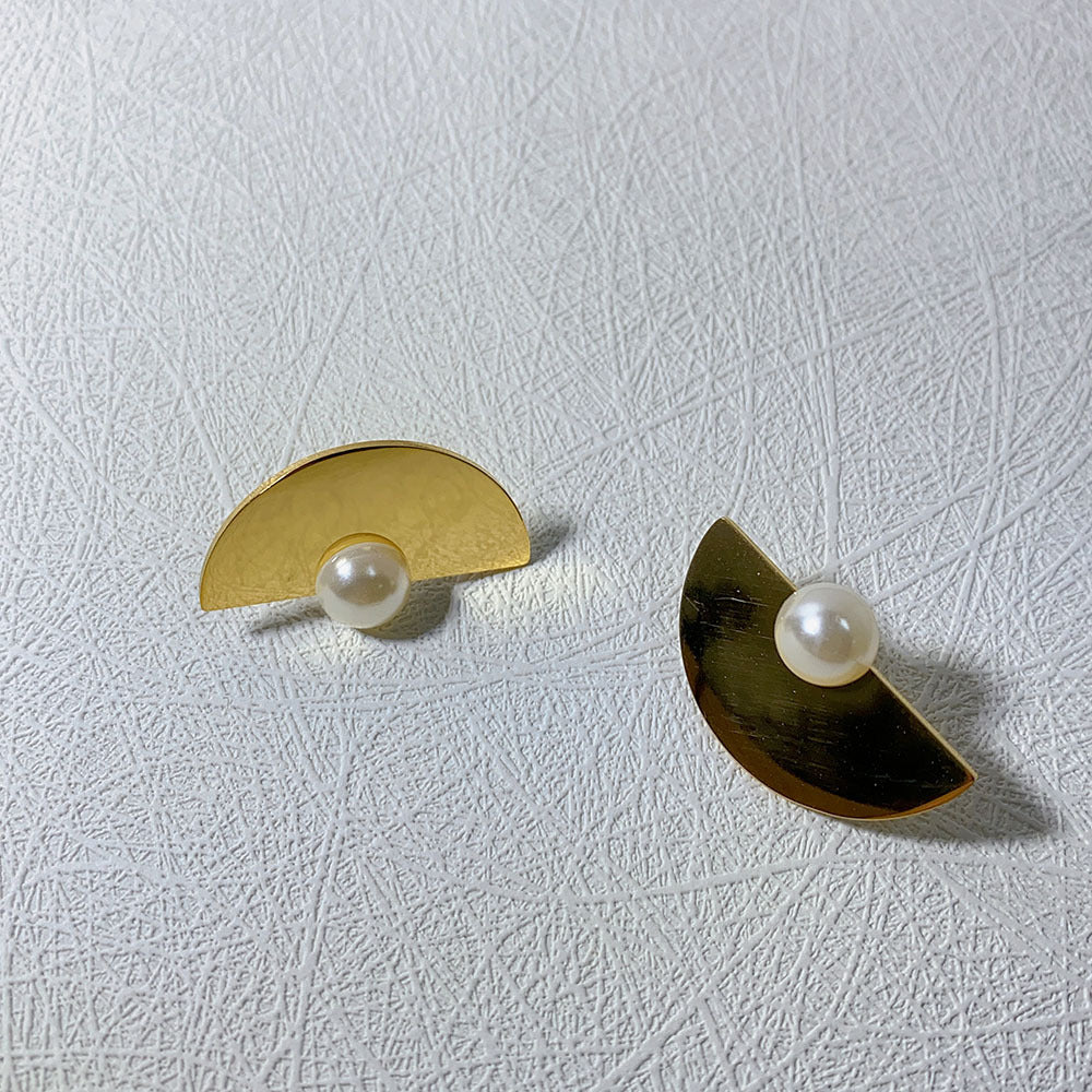 1 Pair Elegant Semicircle Plating Imitation Pearl Titanium Steel Ear Studs