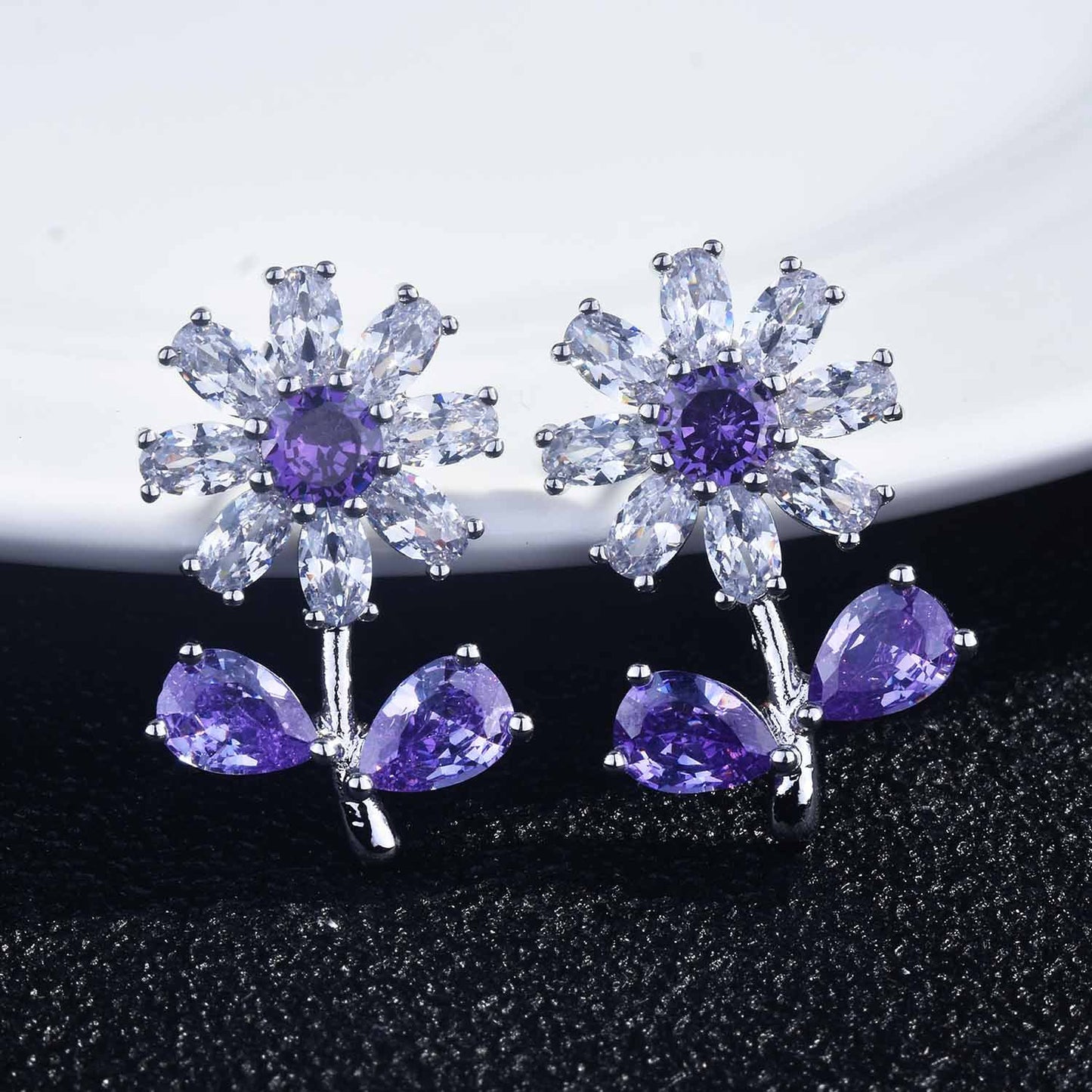 Super Flash High Carbon Diamond Small Daisy Small Flower Earrings Chrysanthemum Earrings