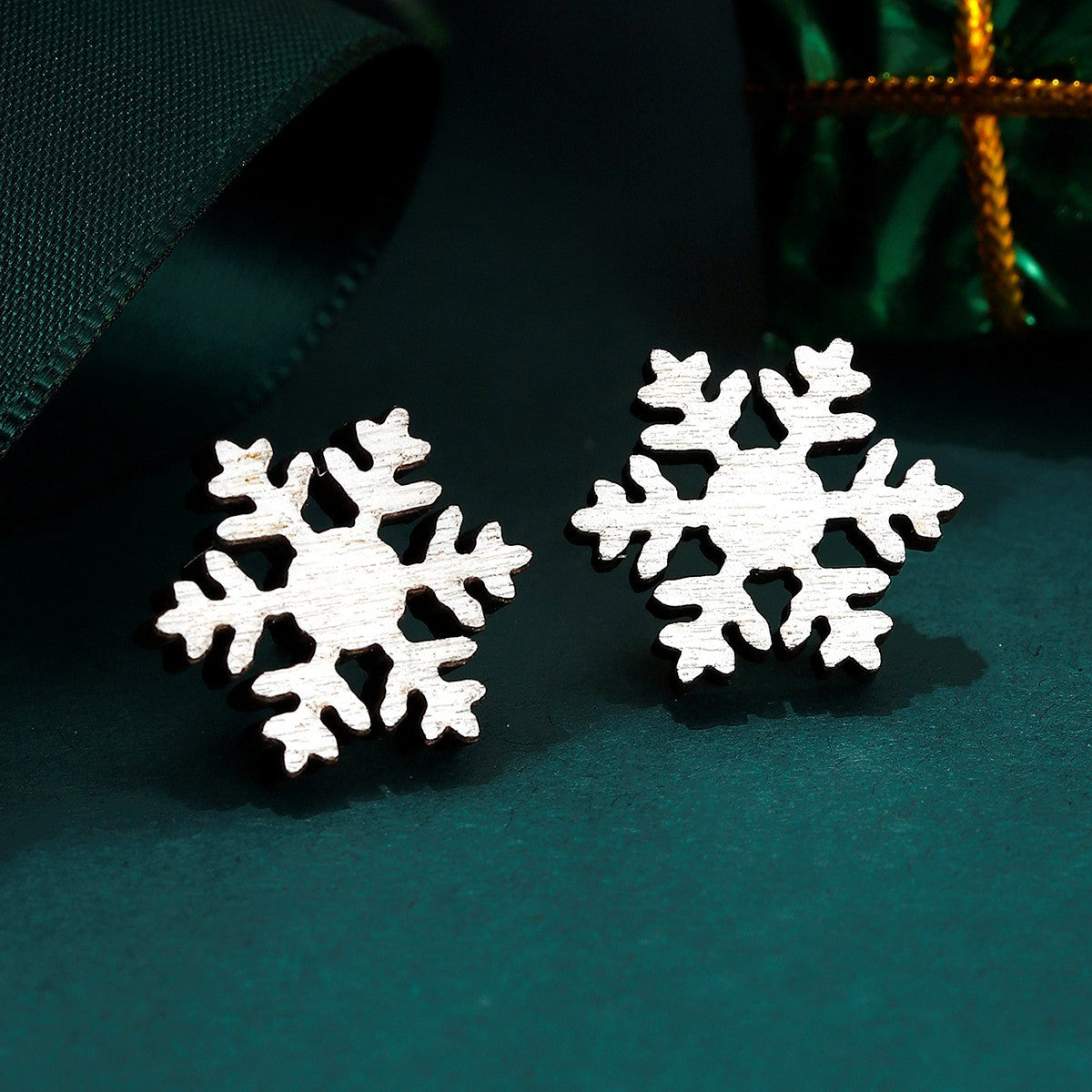 1 Pair Cute Christmas Hat Santa Claus Snowflake Wood Ear Studs