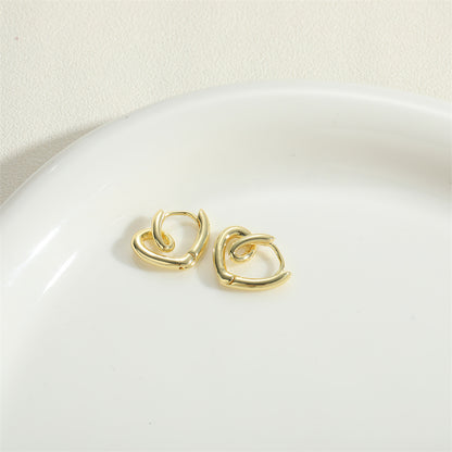 popular love French retro earrings independent station new heart-shaped design simple high-end texture earrings