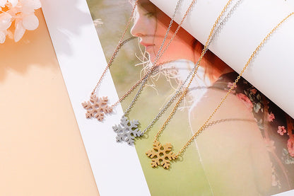 Kalen New European And American Foreign Trade Fashion Personalized Snowflake Necklace Fresh Christmas Gift Necklace Wholesale