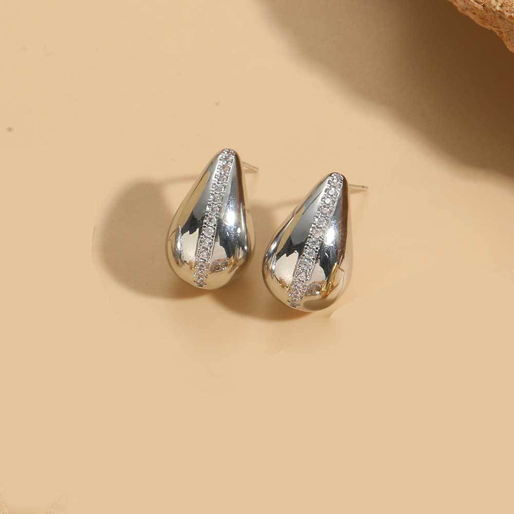 European and American hot sale cold wind fashion trend hammer water drop earrings light luxury simple hollow earrings earrings earrings wholesale women