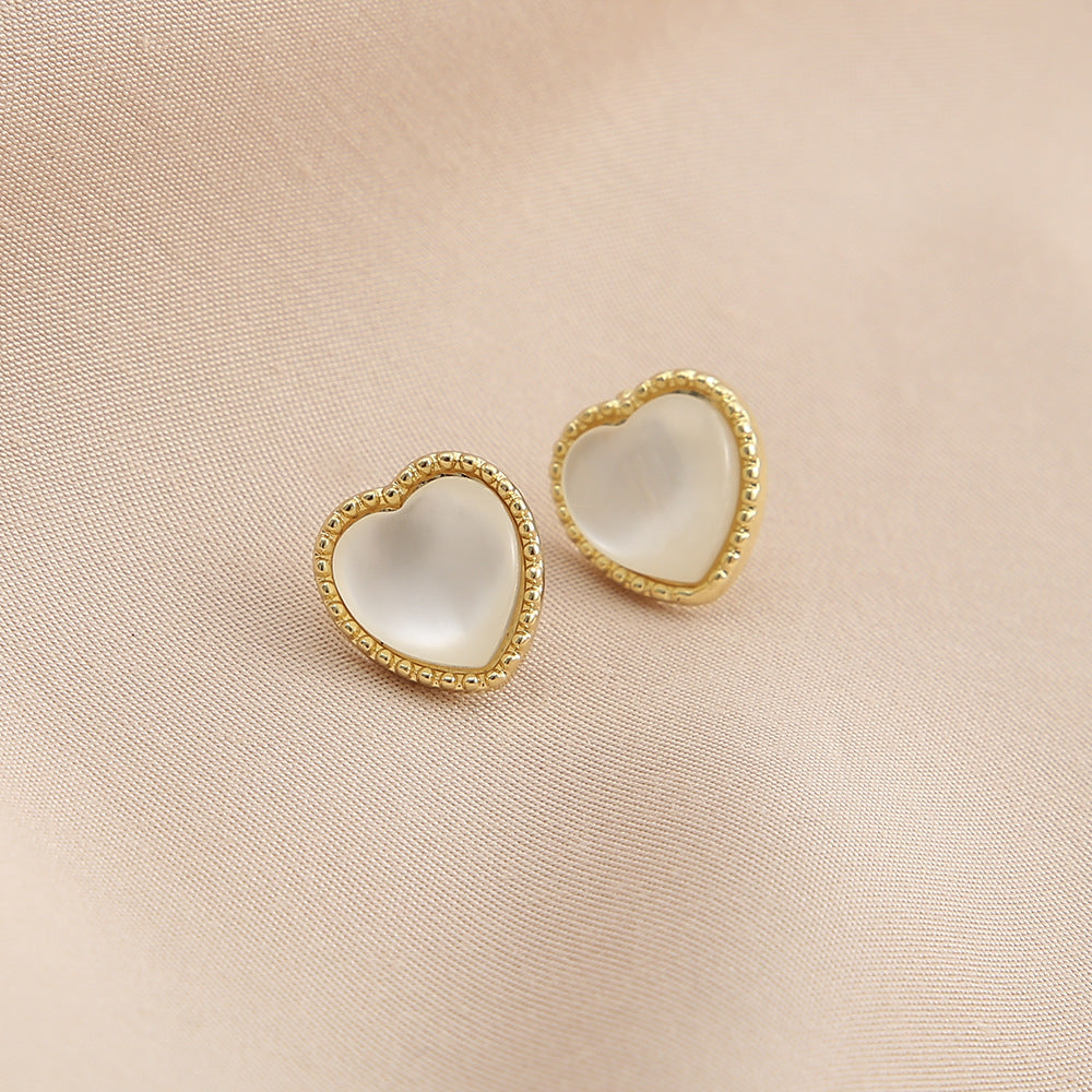 Retro Fashion Elegant White Heart Small Stud Earrings Women