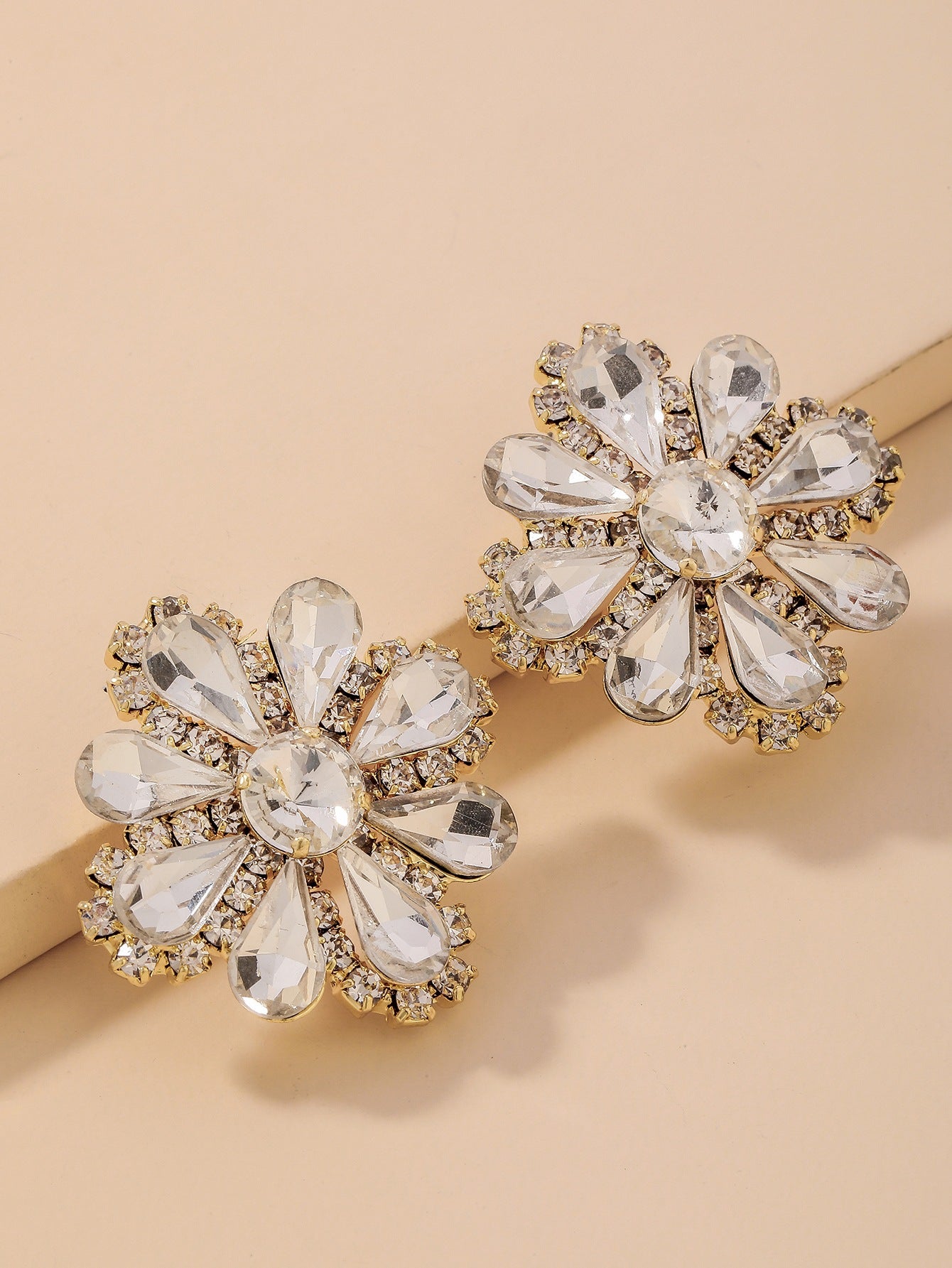 Retro Full Of Rhinestone Flower Earrings