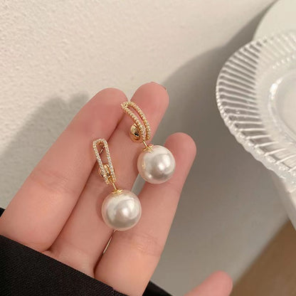 1 Pair Modern Style Round Imitation Pearl Drop Earrings