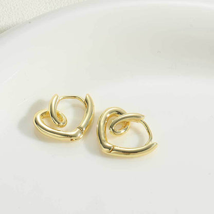 popular love French retro earrings independent station new heart-shaped design simple high-end texture earrings