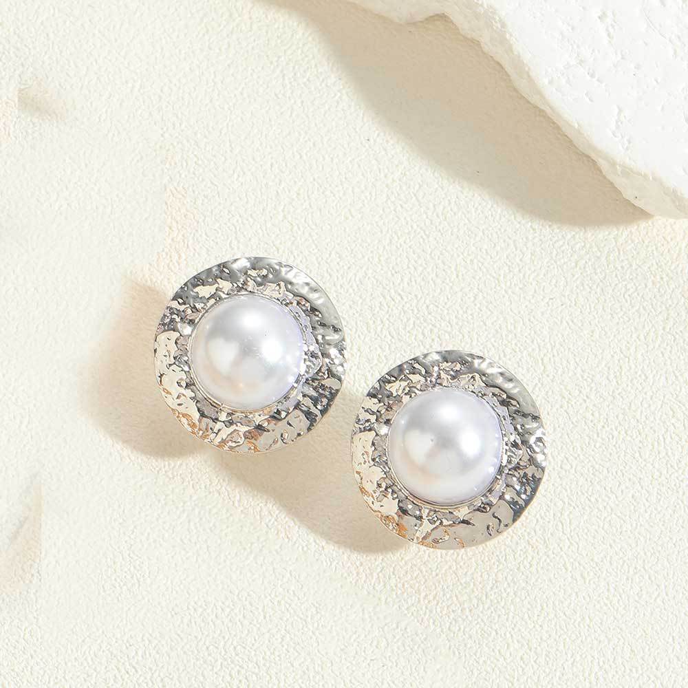 AliExpress popular small and delicate French retro round ear pins ins style versatile personality Internet celebrity earrings of the same style