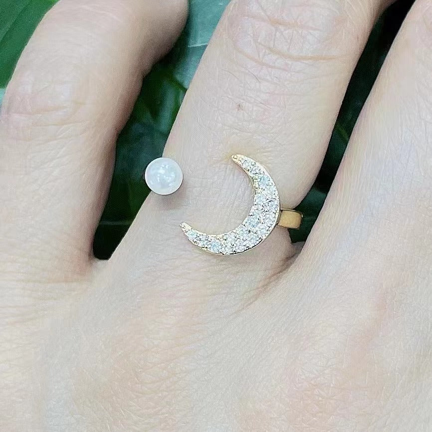 Moon Personality Crescent Pearl Inlaid Zircon Ring