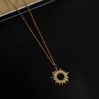 Fashion Simple Titanium Steel Sun-shaped Necklace Plated 14k Gold Clavicle Chain