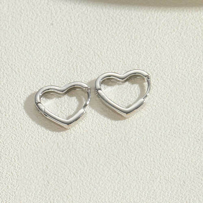 popular love French retro earrings independent station new heart-shaped design simple high-end texture earrings