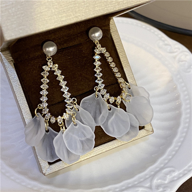 Elegant Simple Style Petal Arylic Plating Inlay Artificial Pearls Rhinestones Women's Drop Earrings