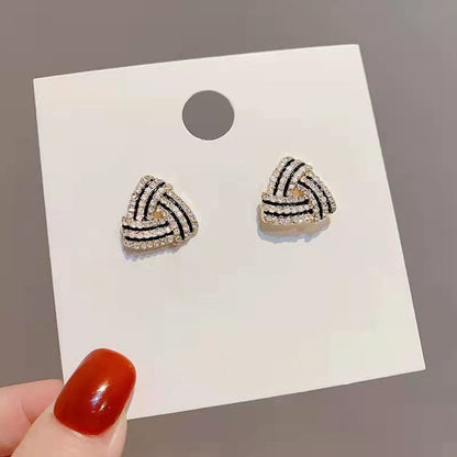 1 Pair Simple Style Shiny Triangle Hollow Out Inlay Copper Zircon Ear Studs