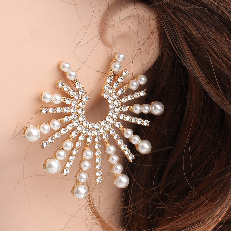 Luxurious Flower Alloy Plating Artificial Pearls Rhinestones Women's Ear Studs 1 Pair