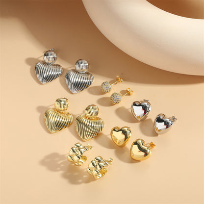 European and American new cold scenery, love, light luxury, design, earrings, niche fashion, high-end trendy earrings, women