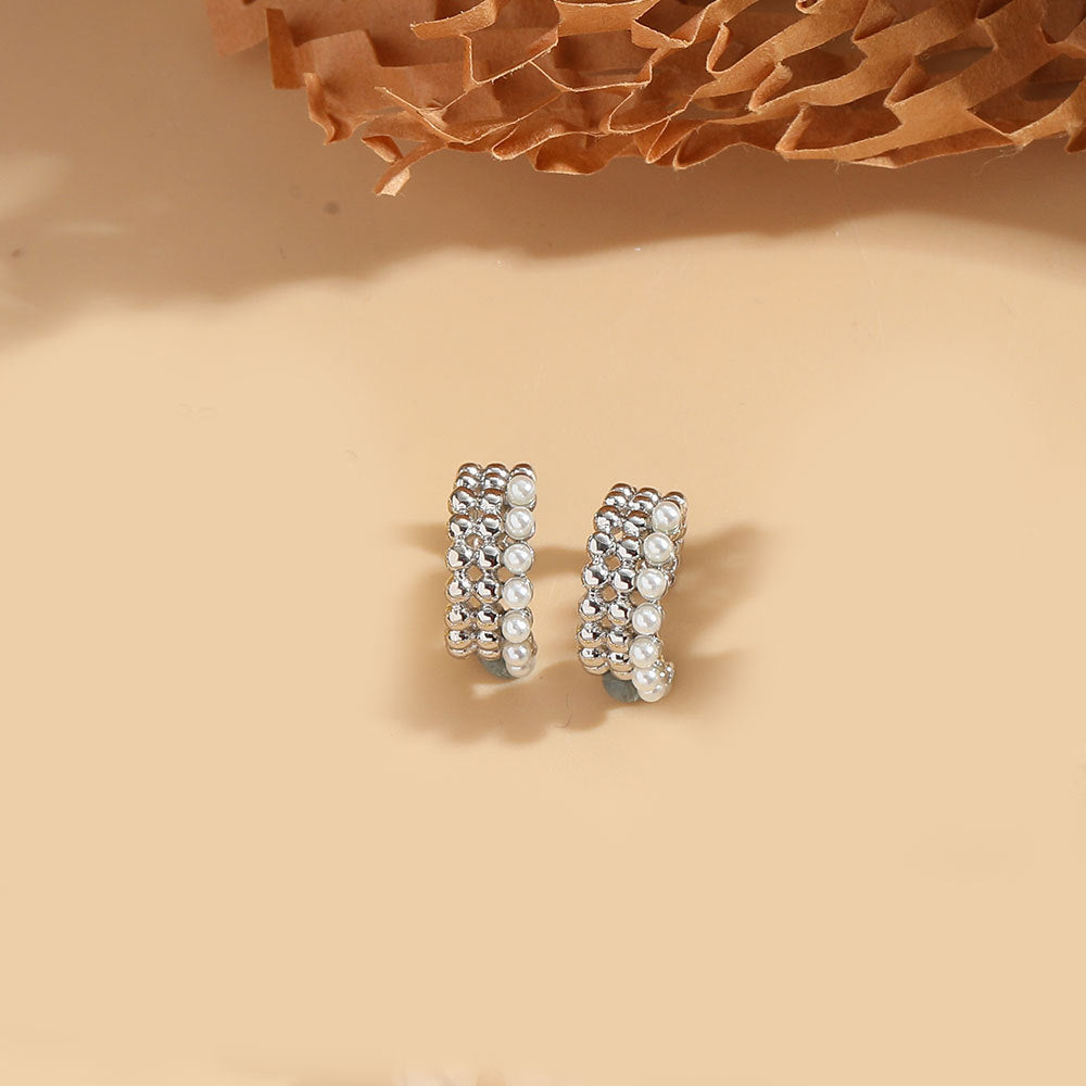 Cross-border popular ins style light luxury high-end C-shaped pearl earrings are simple and versatile, minimalist and fresh earrings