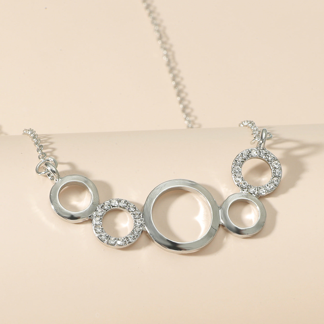 New Circle Pendant Alloy Diamond Necklace