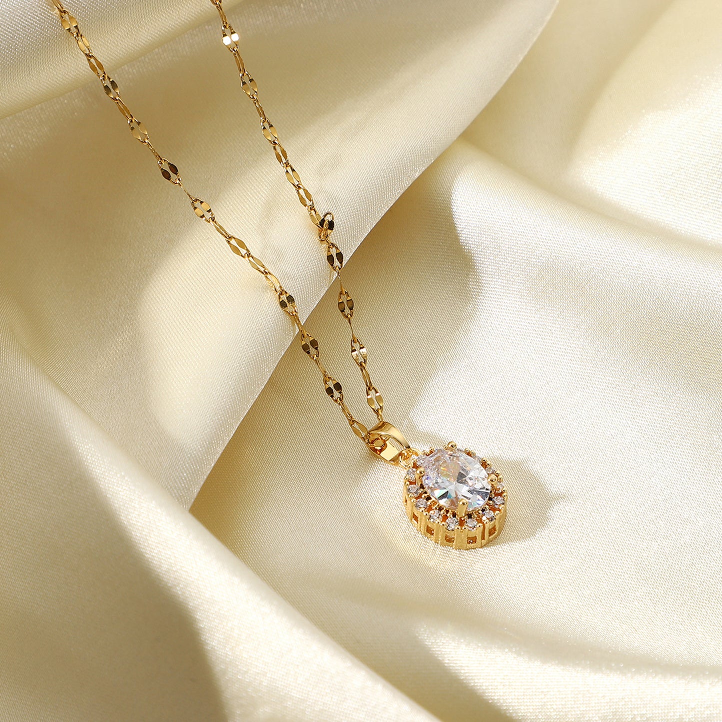 New 18k Gold-plated Stainless Steel Jewelry Oval White Cubic Zirconia Pendant Necklace