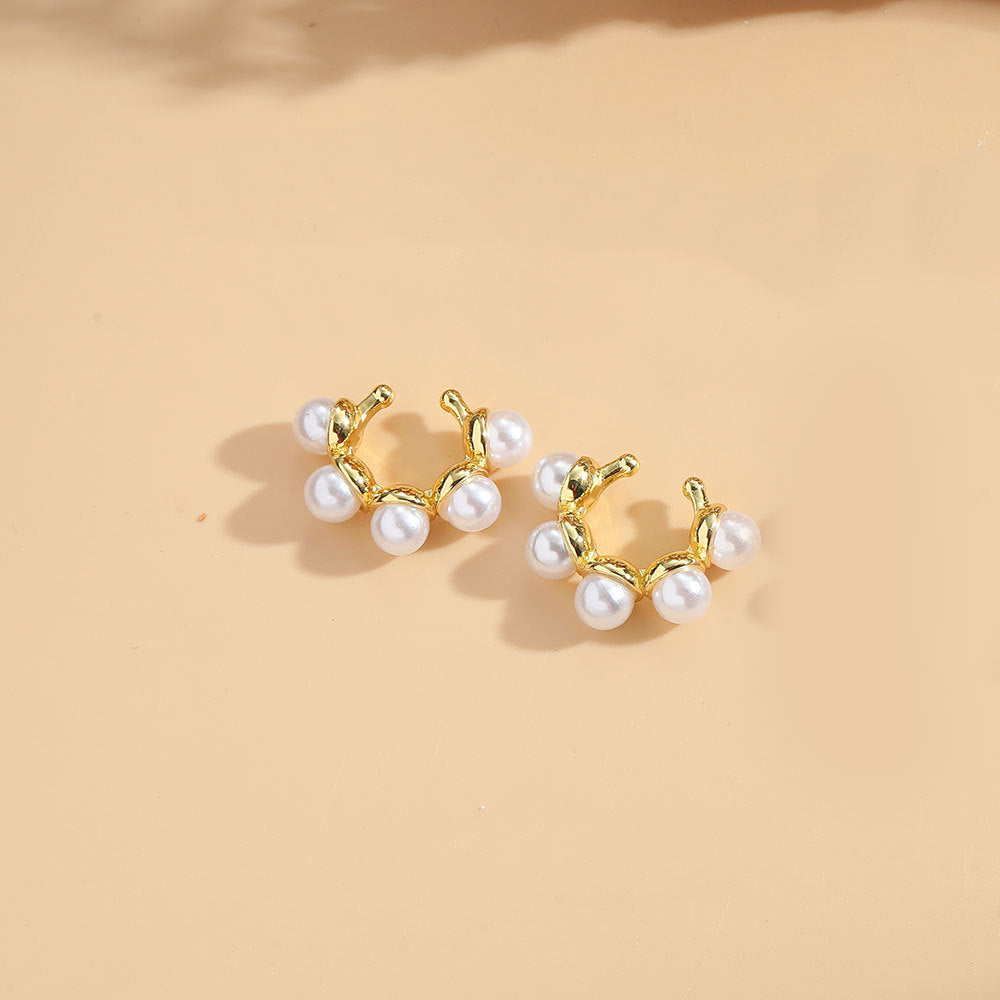 Cross-border popular ins style light luxury high-end C-shaped pearl earrings are simple and versatile, minimalist and fresh earrings