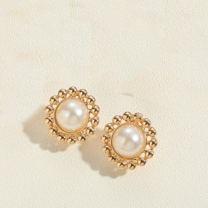 Cross-border new pattern ABS pearl small and delicate earrings literary retro Internet celebrity with the same versatile earrings jewelry