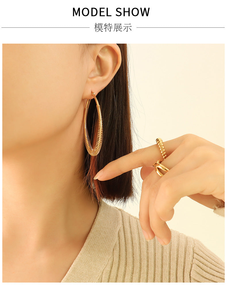 Simple Retro Oval Geometric Spring U-shaped Titamium Steel Earrings