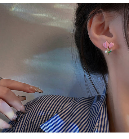 Sweet Flower Alloy Enamel Artificial Pearls Women's Ear Studs 1 Pair
