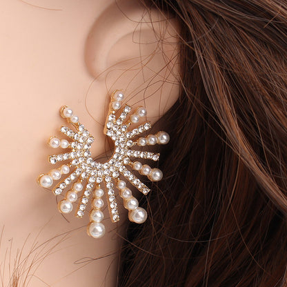 Luxurious Flower Alloy Plating Artificial Pearls Rhinestones Women's Ear Studs 1 Pair