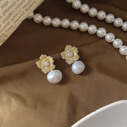 1 Pair Baroque Style Flower Freshwater Pearl Copper Drop Earrings