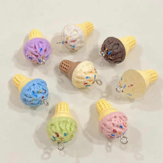 A Pack Of 8 2*1.5cm Resin Ice Cream Pendant