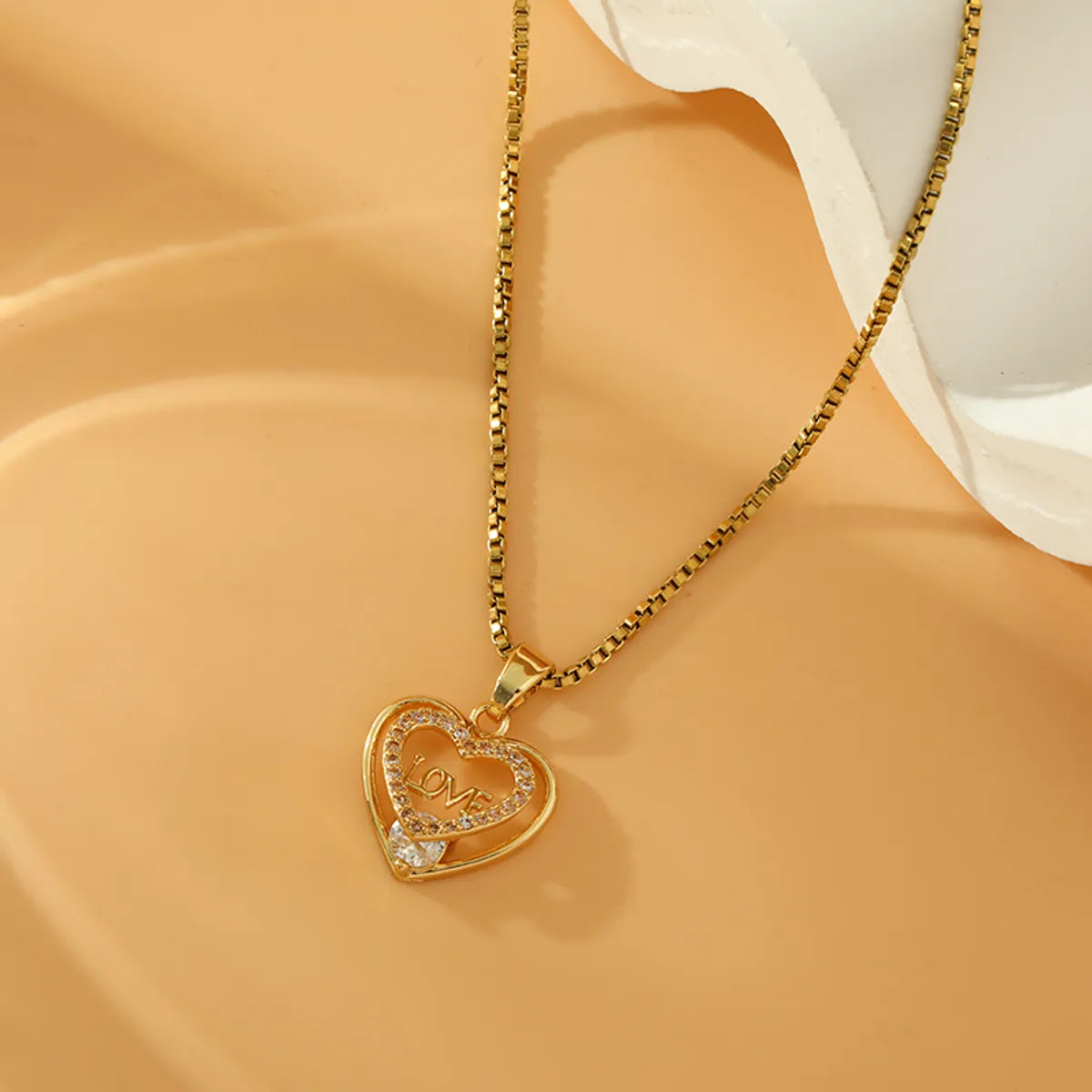 Artificial Feather Brass 18K Gold Plated Elegant Heart Shape Inlay Zircon Pendant Necklace