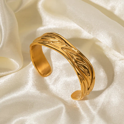 Artistic C Shape Solid Color Stainless Steel Titanium Steel Plating 18k Gold Plated Cuff Bracelets