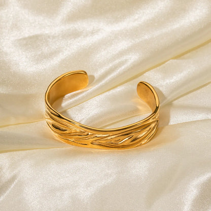 Artistic C Shape Solid Color Stainless Steel Titanium Steel Plating 18k Gold Plated Cuff Bracelets