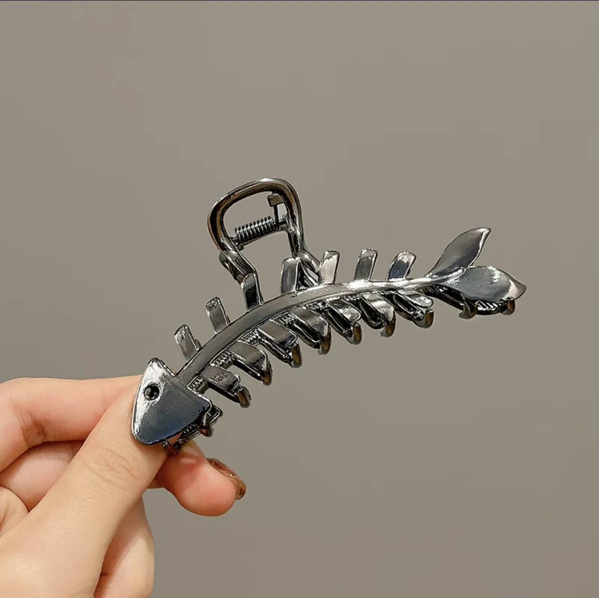 Artistic Fish Bone Alloy Plating Hair Claws