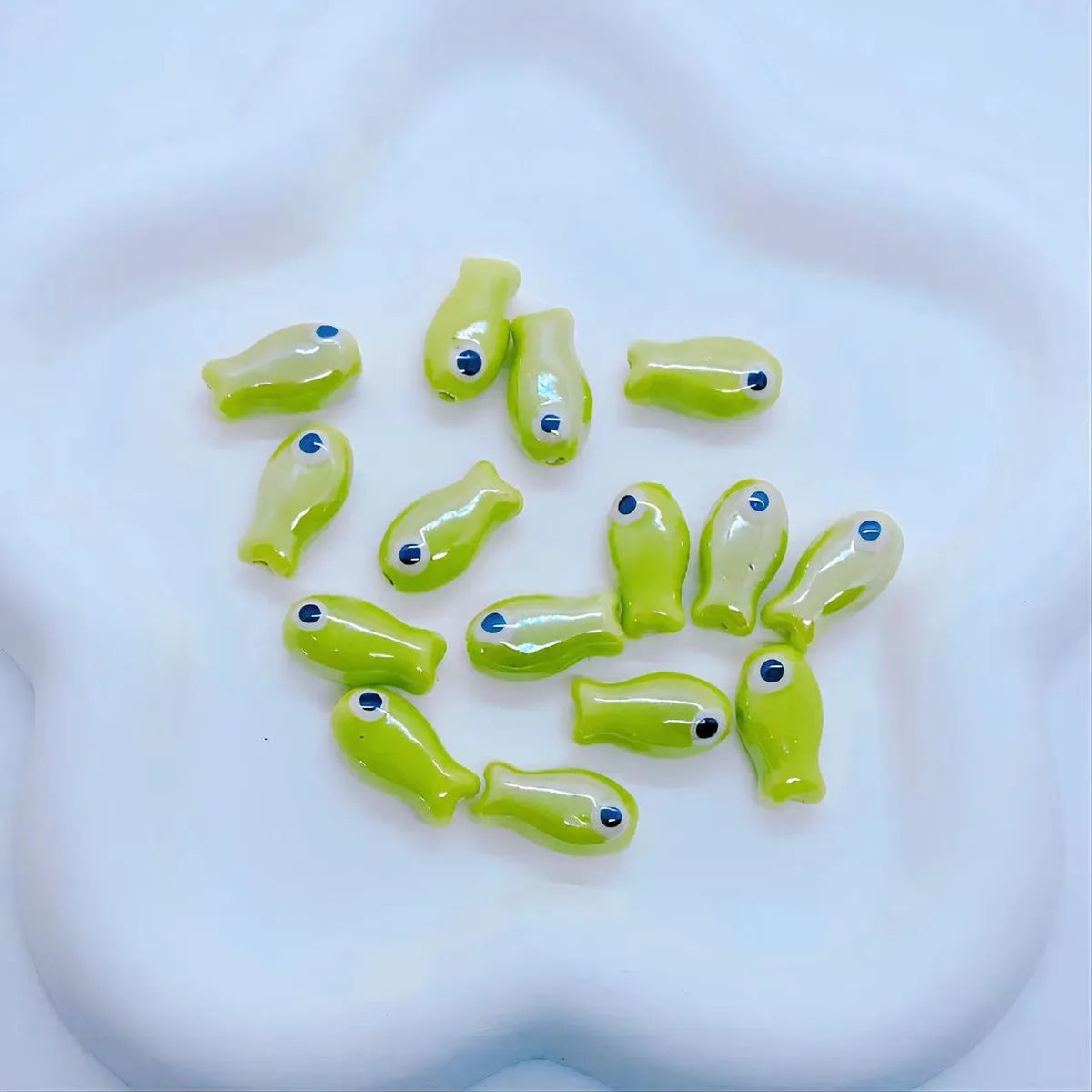 10 Pieces 10 * 20mm Hole 2~2.9mm Ceramics Fish Beads