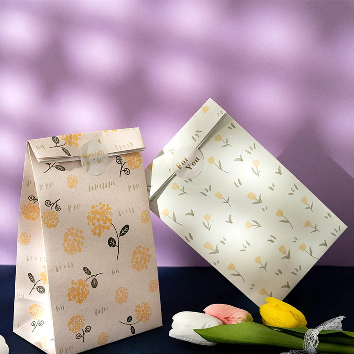 Artistic Flower Paper Special Occasion Gift Bags 1 Set