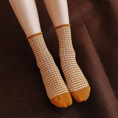 Autumn And Winter Retro Casual Small Square Lattice Ladies Mid-Tube Socks Wholesale