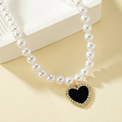 Baroque Style Heart Shape Artificial Pearl Alloy Enamel Inlay Artificial Rhinestones Women's Pendant Necklace